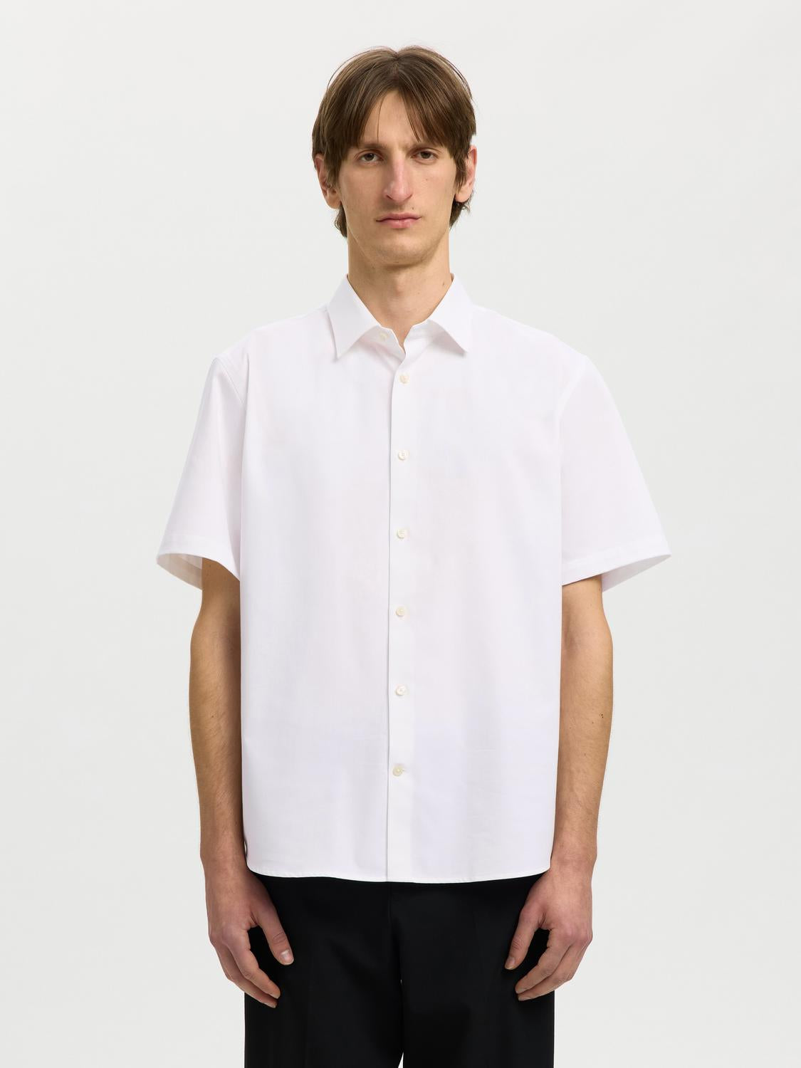 model_shot-front